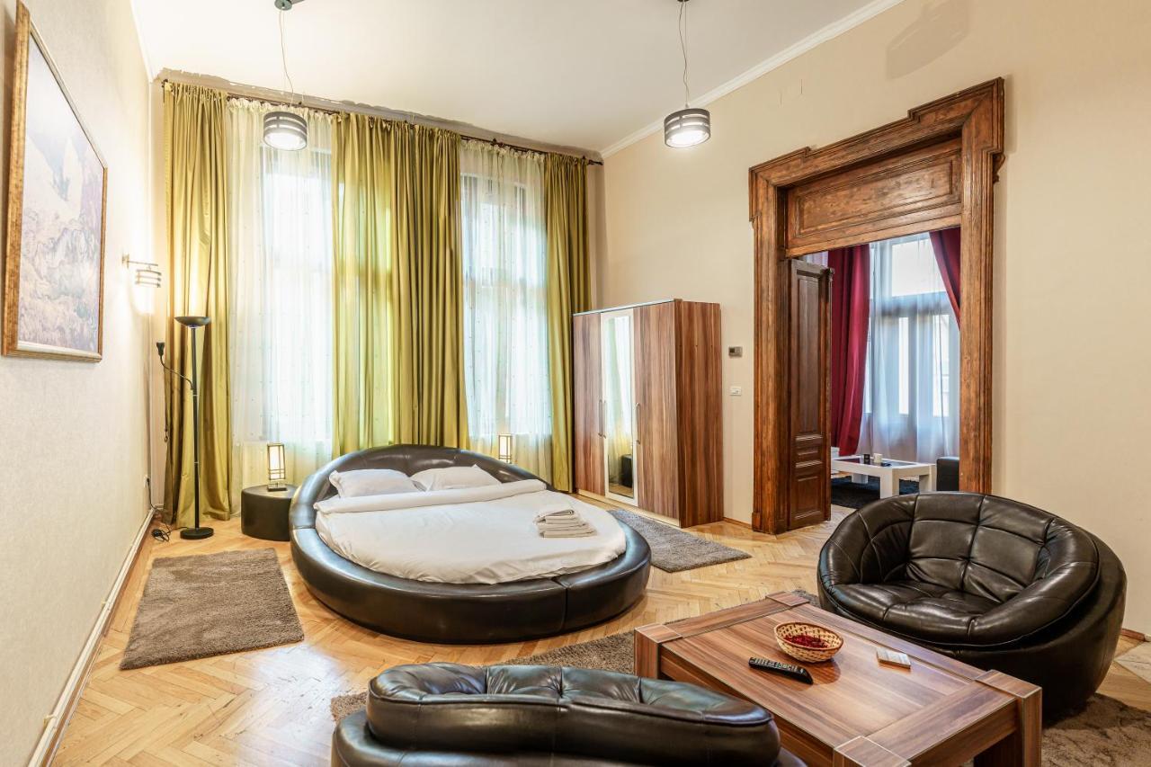 Select City Center Apartments Brasov Exterior photo